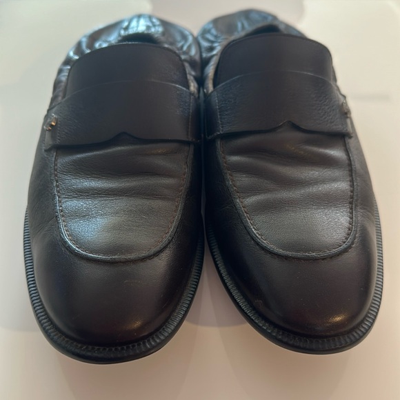 Authentic Gucci shoes with elastic lay flat back. Like new sole has no markings. - Picture 2 of 6
